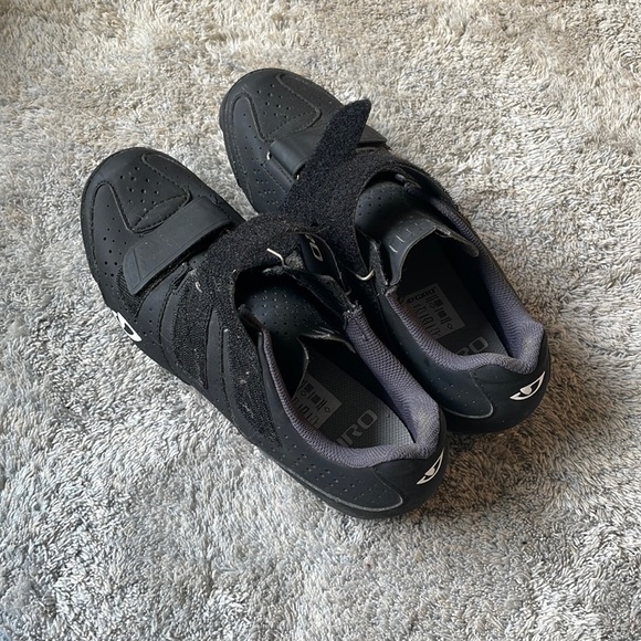 GIRO cycling shoes size 8.5 US womens great condition - Picture 1 of 4